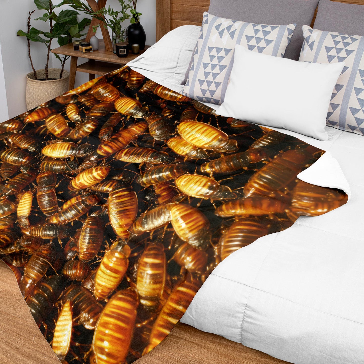 Netecom Madagascan Hissing Cockroach Blanket, Ultra Soft Warm Throw Blanket for Couch, Bed or Sofa, Insect Lover Gift, Birthday Gifts Men Women, Present for Halloween, Graduation
