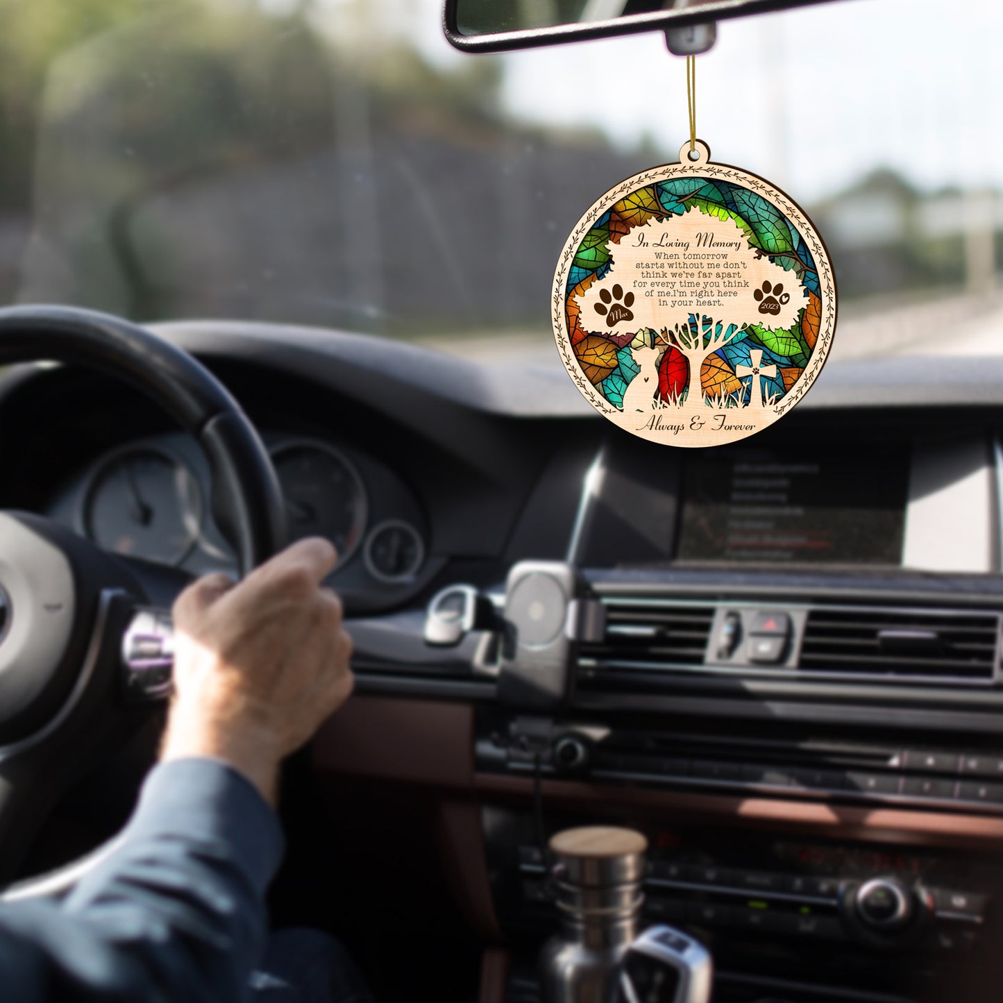 Netecom Personalized Chihuahua Memorial Suncatcher, Chihuahua Dog Memorial Gifts with Name Date, Pet Loss Light Catcher, Bereavement Gift Dog Memorial Ornament Loss of Pet Sympathy Gift for Dog Lover