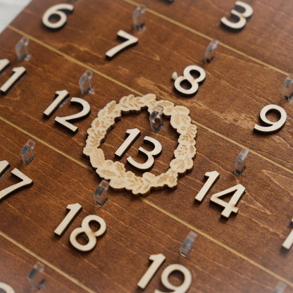 Netecom Wooden Christmas Countdown Sign – 2-Layer Holiday Calendar with Wreath Marker