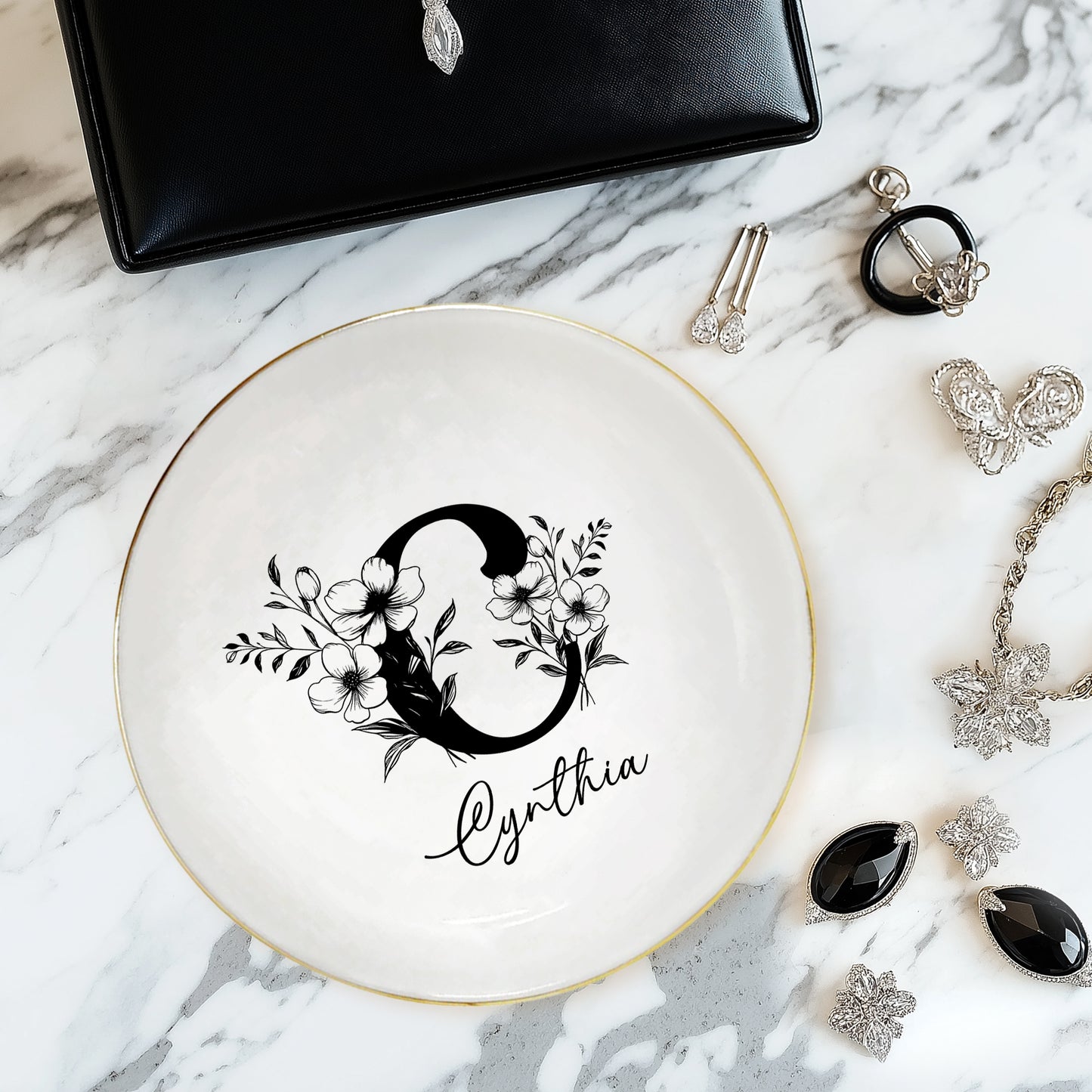 Netecom Personalized Floral Jewelry Dish with Custom Letter and Name, Elegant Ceramic Tray for Birthdays and Home Decor