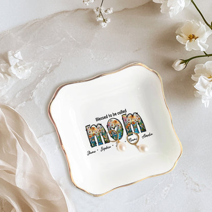 Netecom Gold Rim Trinket Dish with Custom Names under MOM, Unique Mother's Day Keepsake for Her