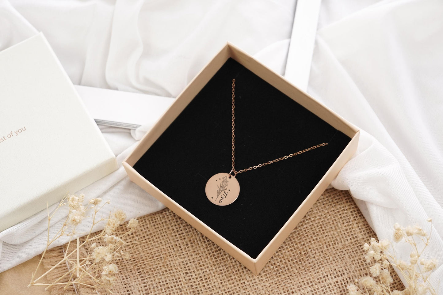 Netecom Birth Flower Necklace for Women, Meaningful Jewelry Gift for Mom Grandma Friend