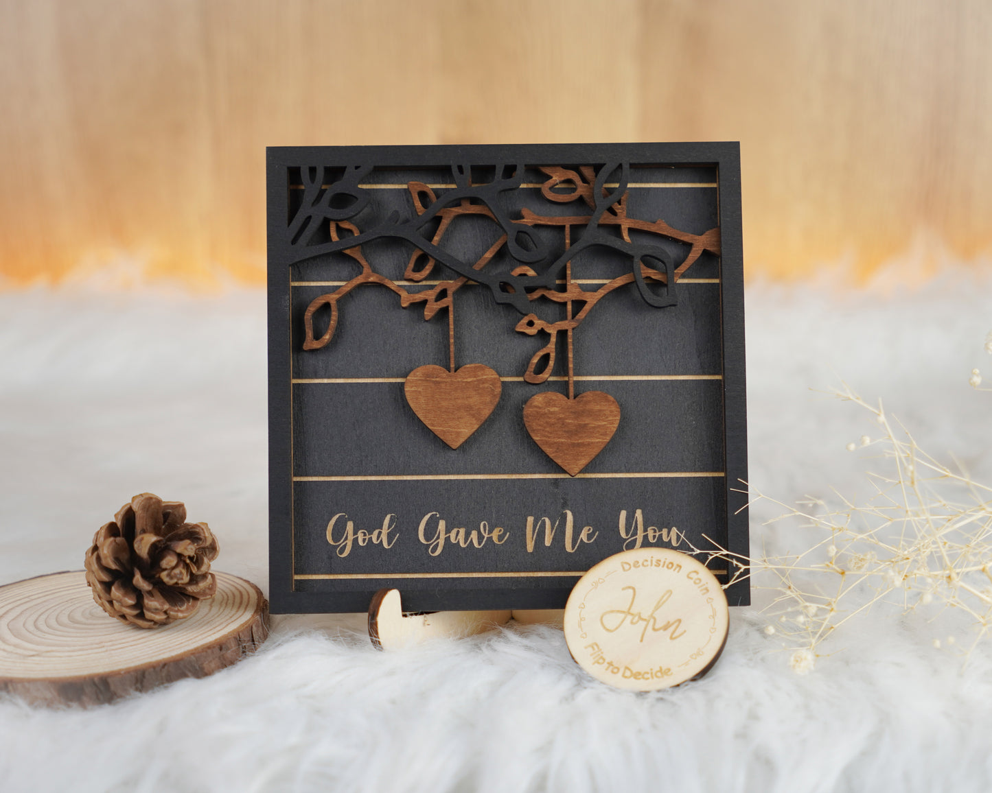 Netecom Christmas Wooden Frame  – Personalized Heart-Shaped Ornaments with Customizable Names and Tree Design