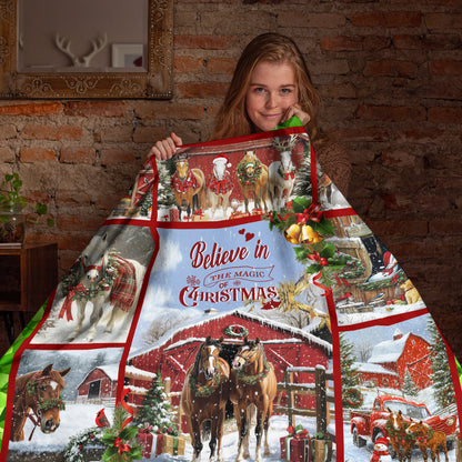 Netecom Horse Christmas Blanket, Farmhouse Winter Throw Blanket for Couch, Bed or Sofa, Ultra Soft and Warm, Horse Lover Gifts, Present for Christmas